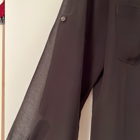 LE CHATEAU grey sheer blouse - Picture 3 of 7